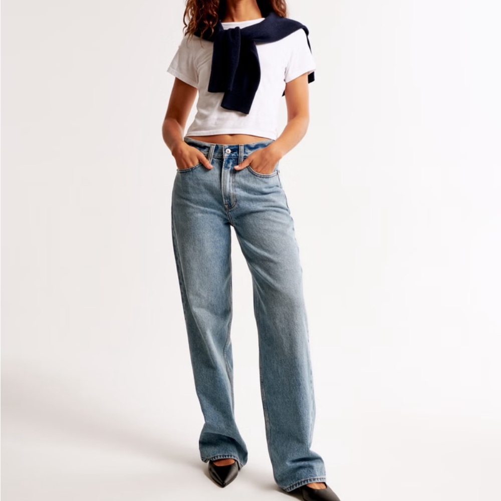 Abercrombie & Fitch Mid Rise Slouchy Jeans - Light Blue